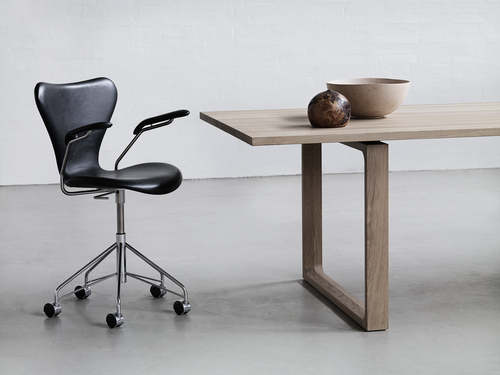 D&DEPARTMENT フリッツ・ハンセン セブンチェア フルパティング Fritz Hansen キャンペーン》Series 7 セブンチェア フル